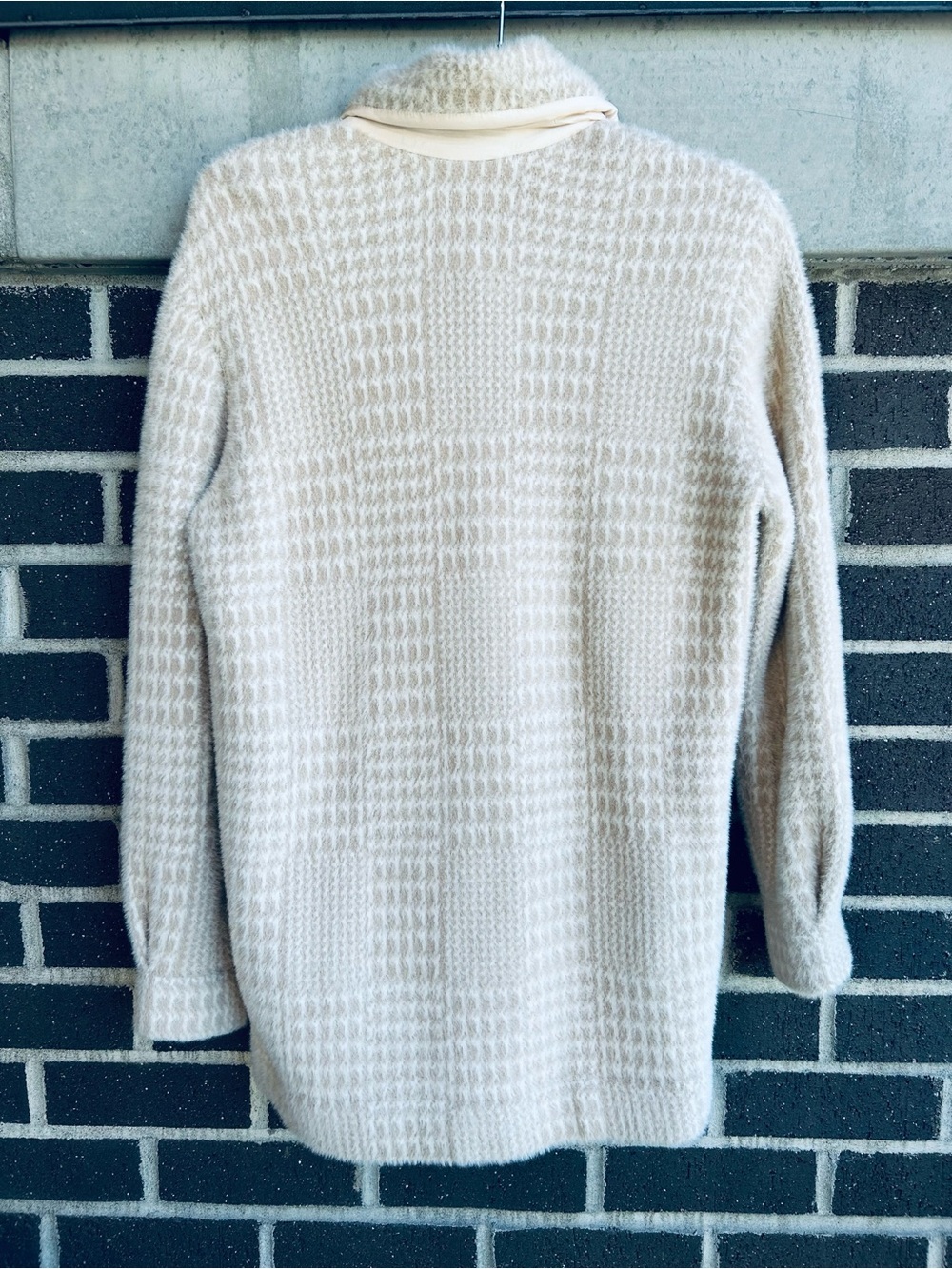 Joseph Ribkoff - Cream Textured Shacket: Size Small - Picture 2 of 3
